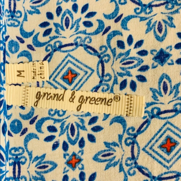 Vibrant lightweight summer shirt. - Picture 2 of 2